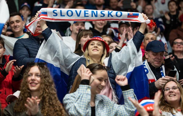 Radosť slovenských fanúšikov v prípravnom hokejovom zápase Slovensko - Nemecko