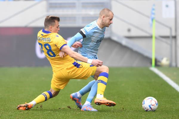 Vladimír Weiss ml. (vpravo) je kapitánom ŠK Slovan Bratislava.