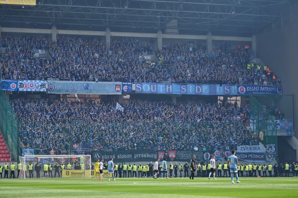 Vo finále Slovenského pohára sa naplno predviedli aj oba fanúšikovské tábory.