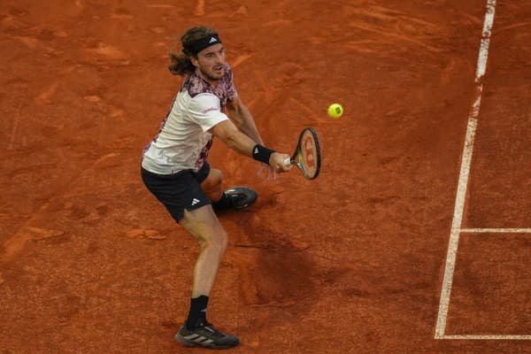 Grécky tenista Stefanos Tsitsipas sa prebojoval do osemfinále dvojhry na turnaji Masters 1000 v Madride.