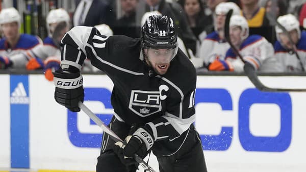 Slovinský útočník Anže Kopitar v drese Los Angeles Kings.