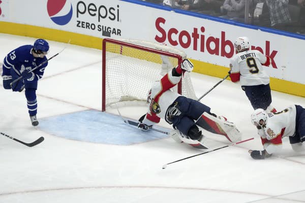 Matthew Knies strelil svoj premiérový gól v NHL.