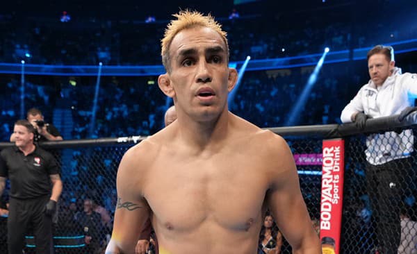 Tony Ferguson spôsobil nehodu a putoval za mreže. 