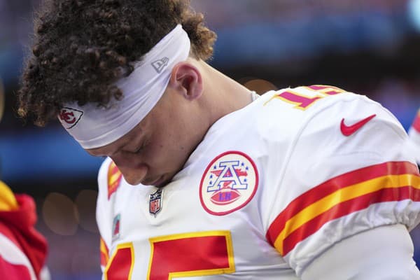 Patrick Mahomes zažíva naozaj kruté chvíle.