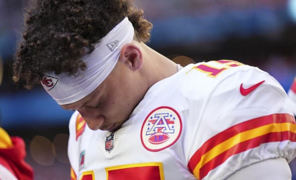 Patrick Mahomes zažíva naozaj kruté chvíle.