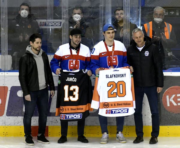 Tomáš Jurčo (druhý zľava) je odchovancom košického hokeja. 