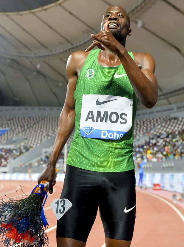 Prvý olympijský medailista z Botswany Nijel Amos sa rozhodol predať striebro z Londýna, aby počas trestu za doping uživil rodinu.