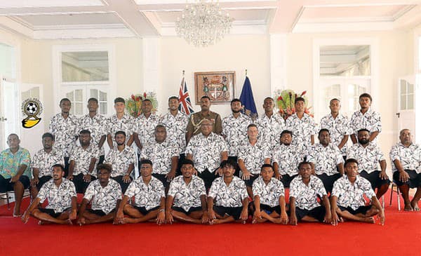 Fidžijská reprezentácia počas návštevy u prezidenta.