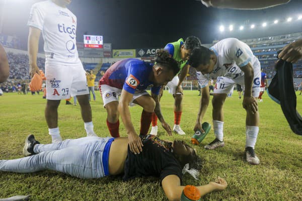 Obrovská tragédia na futbale v Salvádore si vyžiadala 12 obetí.