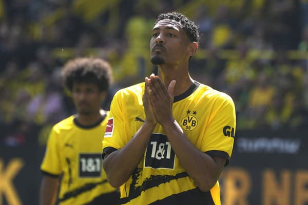 Hráčom Borussie Dortmund ostali po poslednom kole len oči pre plač.
