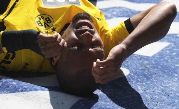 Hráčom Borussie Dortmund ostali po poslednom kole len oči pre plač.