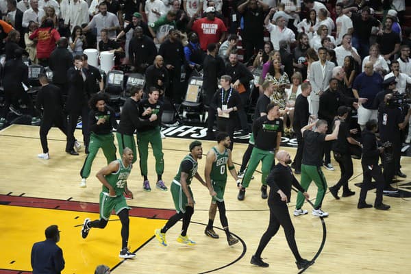Hráči Bostonu Celtics neskrývali ohromnú radosť.