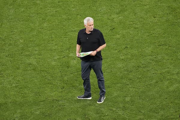 Tréner José Mourinho sa triumfu vo finále Európskej ligy nedočkal.