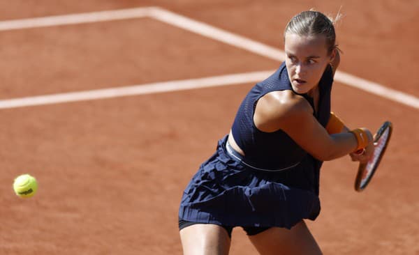 Anna-Karolína Schmiedlová na Roland Garros.