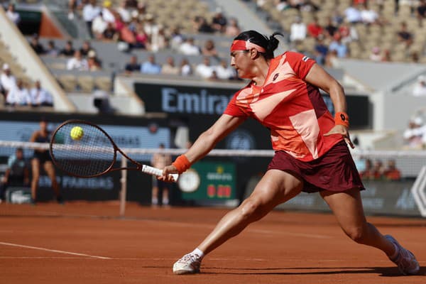 Tuniská tenistka Ons Jabeurová postúpila prvýkrát v kariére do štvrťfinále dvojhry na grandslamovom turnaji Roland Garros.