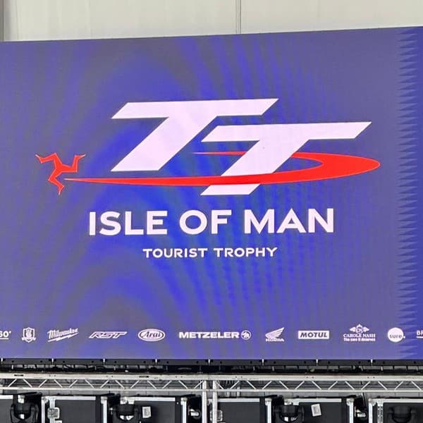 Aj tohtoročná motocyklová Tourist Trophy na britskom ostrove Man si vyžiadala ľudský život.