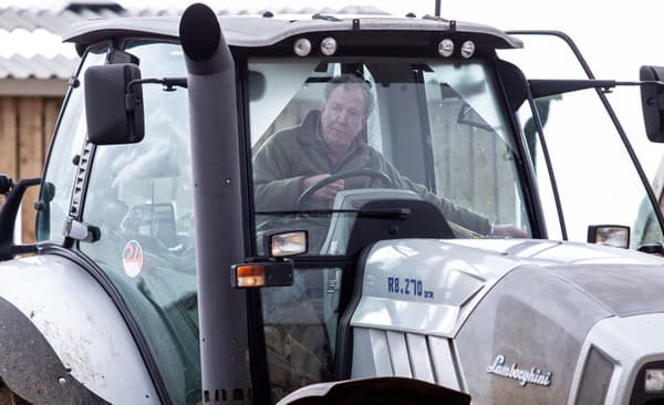  Jeremy Clarkson na svojom traktore.