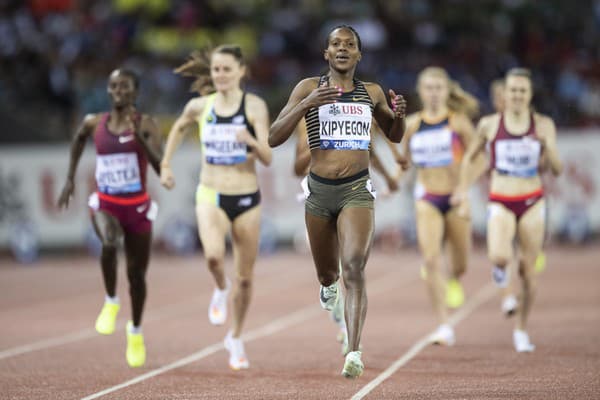 Dvojnásobná olympijská víťazka a úradujúca majsterka sveta Faith Kipyegonová pred dvoma týždňami na Diamantovej lige vo Florencii zaznamenala časom 3:49,11 minúty svetový rekord na 1500 metrov.