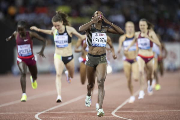 Dvojnásobná olympijská víťazka a úradujúca majsterka sveta Faith Kipyegonová pred dvoma týždňami na Diamantovej lige vo Florencii zaznamenala časom 3:49,11 minúty svetový rekord na 1500 metrov.