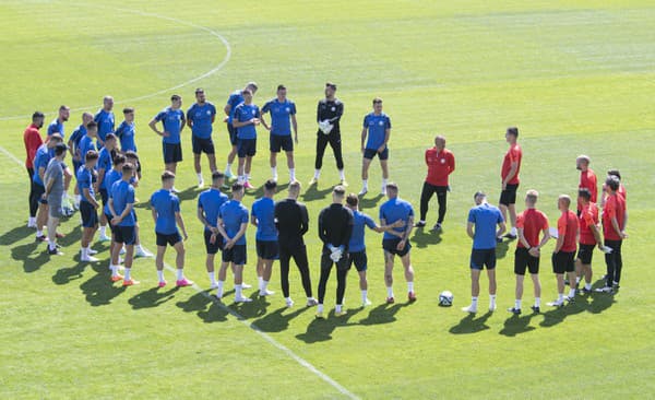 Slovenskí futbalisti na islandské tribúny veľa fanúšikov neprilákali.