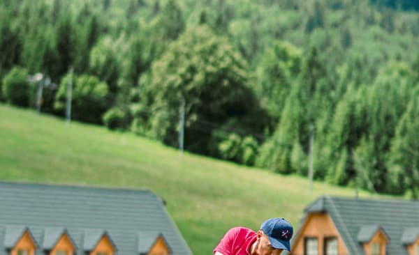 Miroslav Šatan počas golfového turnaja na Táľoch.