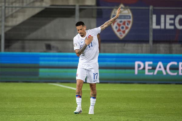 Na snímke Marek Hamšík (Slovensko) sa lúči s divákmi.