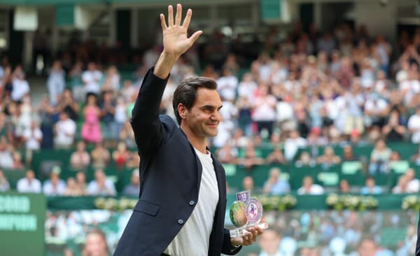 Bývalý švajčiarsky tenista a desaťnásobný šampión turnaja v Halle Roger Federer si prevzal cenu za celoživotný prínos.