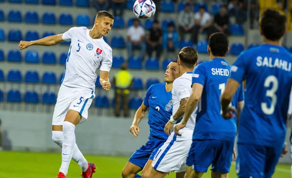 Ľubomír Šatka (vľavo) v reprezentačnom drese.