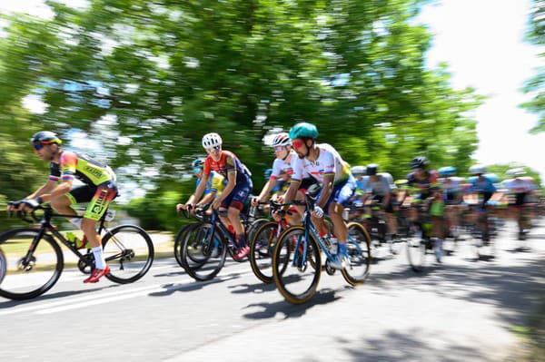 Na snímke slovenský cyklista Peter Sagan (uprostred) počas pretekov jednotlivcov na majstrovstvách Slovenska a Českej republiky.