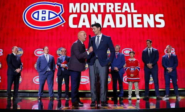 Carey Price oznamuje meno draftovej päťky. Presnejšie, neoznamuje, lebo ho zabudol.