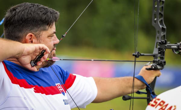 Jozef Bošanský vybojoval v lukostreľbe pre Slovensko na EH 2023 prvé zlato.