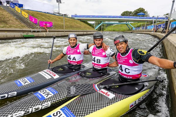 Slovenskí kanoisti v zložení sprava Alexander Slafkovský, Marko Mirgorodský a Matej Beňuš získali na III. európskych hrách strieborné medaily v disciplíne 3xC1.