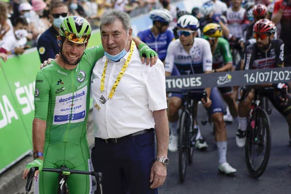 Na snímke Mark Cavendish a Eddy Merckx.