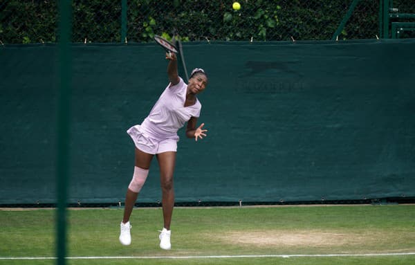 Venus Williamsová počas tréningu pred štartom Wimbledonu.