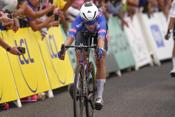 V samom závere sa zopakovala situácia z predošlého dňa Mathieu van der Poel výborne rozbehol Philipsena (na fotke) a ten si pripísal druhý triumf po sebe.