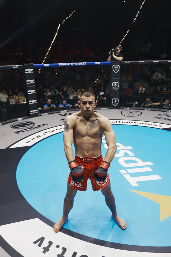 Slovenský MMA bojovník Dominik Toporcer.