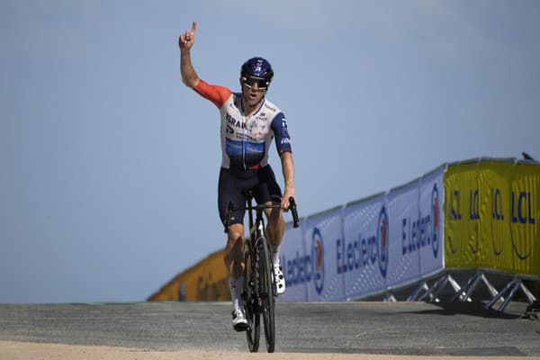 Kanadský cyklista Michael Woods triumfoval v nedeľnej deviatej etape Tour de France.