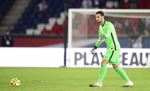 Brankár PSG Sergio Rico.