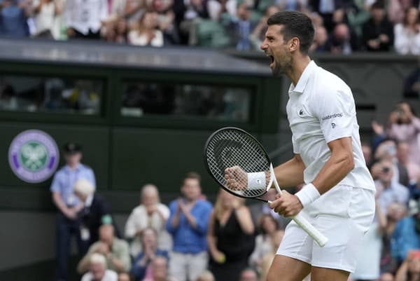 Na wimbledonskej tráve to bolo zároveň už jeho 33. víťazstvo v sérii, čo je taktiež rekord.