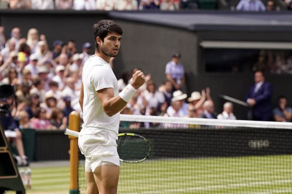 Vo finále Wimbledonu na seba narazili aktuálne dvaja najlepší hráči na svete.