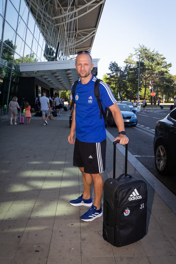 Ján Mucha sa stal novým trénerom brankárov futbalového klubu ŠK Slovan Bratislava.