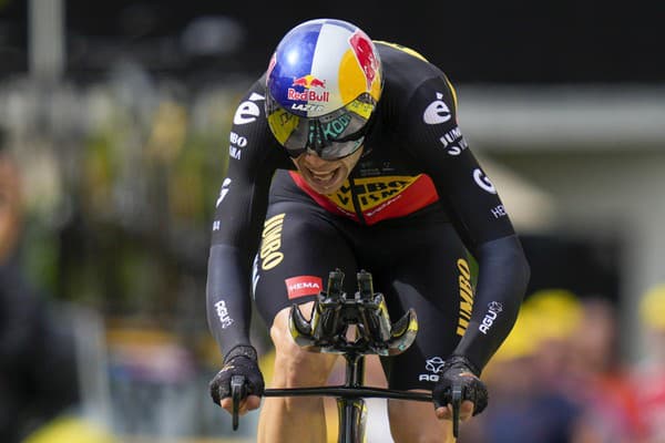 Wout van Aert z Belgicka opustil preteky vo štvrtok pred 18. etapou. 