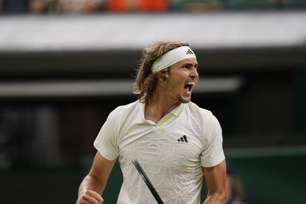 Alexander Zverev počas turnaja vo Wimbledone.