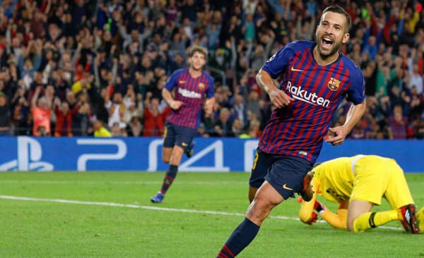 Jordi Alba v drese Barcelony.