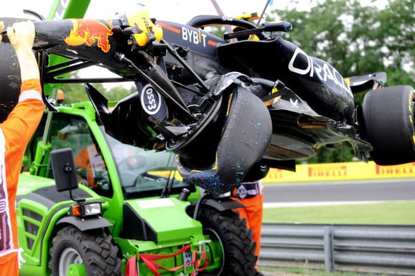 Sergio Perez v prvom tréningu nezvládol riadenie.