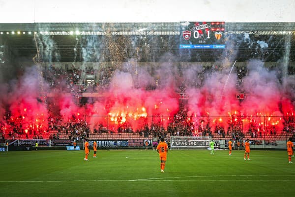 Oslavný ohňostroj v druhej polovici druhého polčasu sa páčil aj futbalistom Valencie.