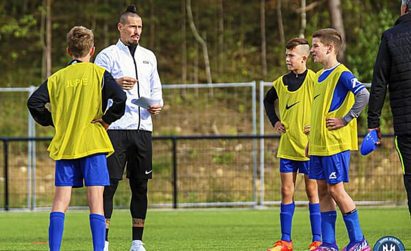 Marek Hamšík od 17. júla trénuje tím U15 vo svojej akadémii.