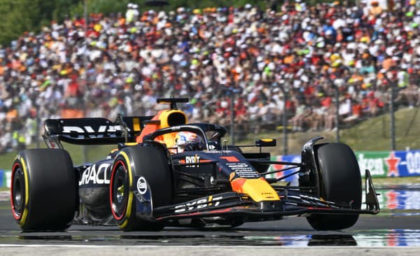 Max Verstappen z tímu Red Bull triumfoval na Veľkej cene Maďarska, jedenástom podujatí seriálu F1. 