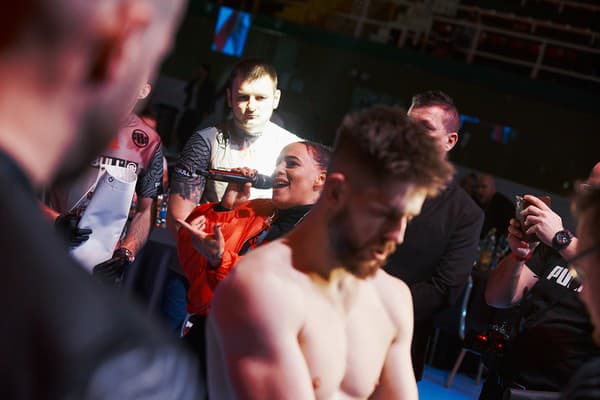 Český MMA bojovník Adam Jakubík si naposledy pripísal prvú kariérnu prehru medzi profesionálmi, keď prehral súboj s Michalom Dubom.