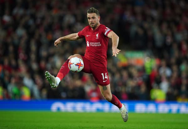 Jordan Henderson opúšťa Liverpool.